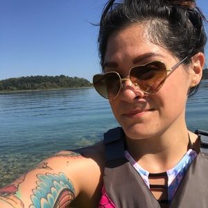 Meet your Posher, Ali